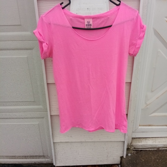 PINK Victoria's Secret Tops - VS PINK basic t-shirt cute!